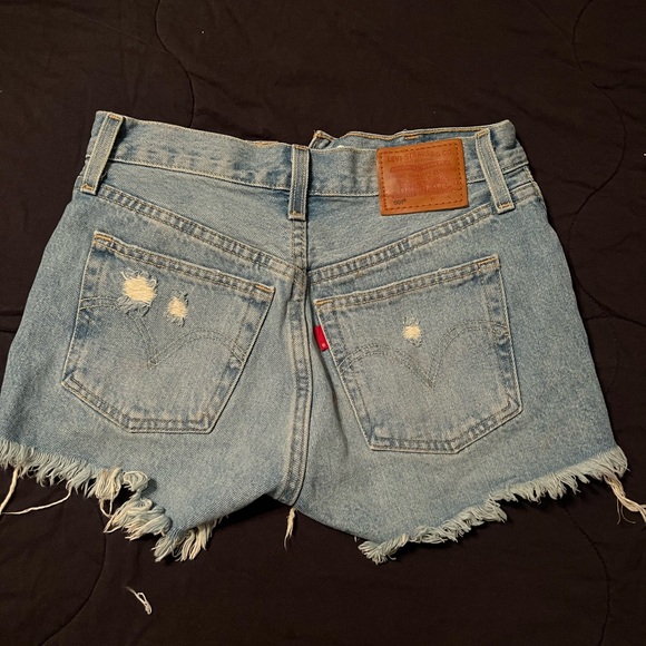 Levi Distressed Denim Women Shorts - Picture 2 of 2